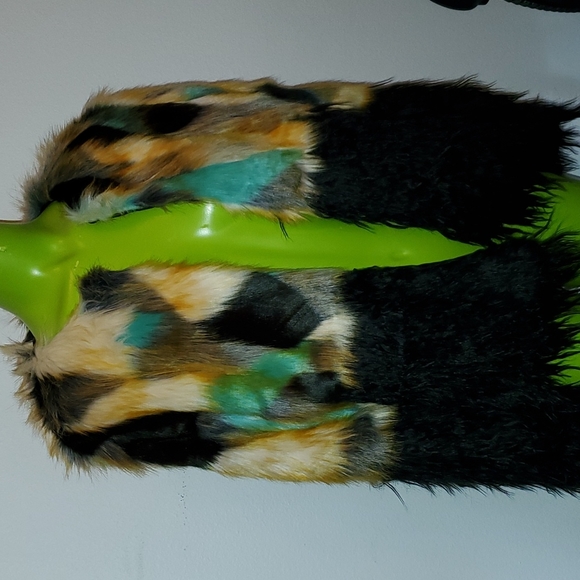 NEW Vintage style, faux fur, groovy jacket tags attached - BENEFITS RESCUE DOGS - Picture 10 of 15